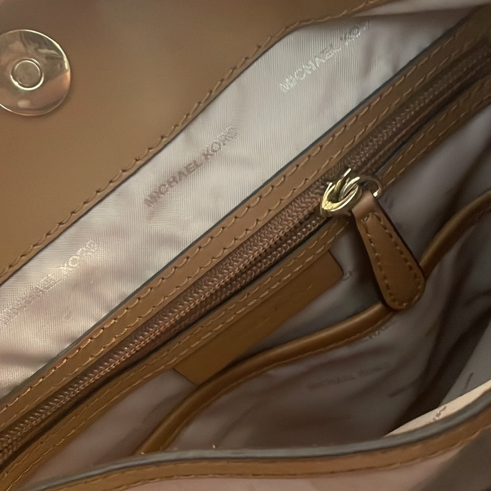 Purse - Picture 5 of 6